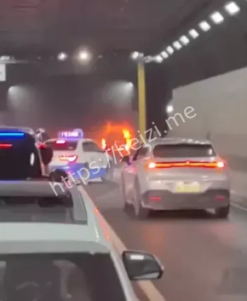 武汉汉口长江隧道汽车自燃事件